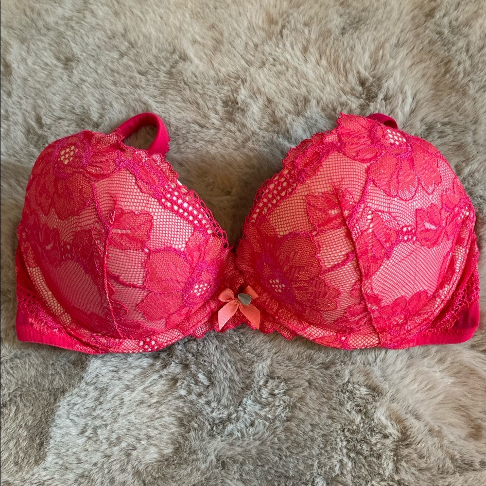 Victoria Secret- Body by Victoria Bra- 32C